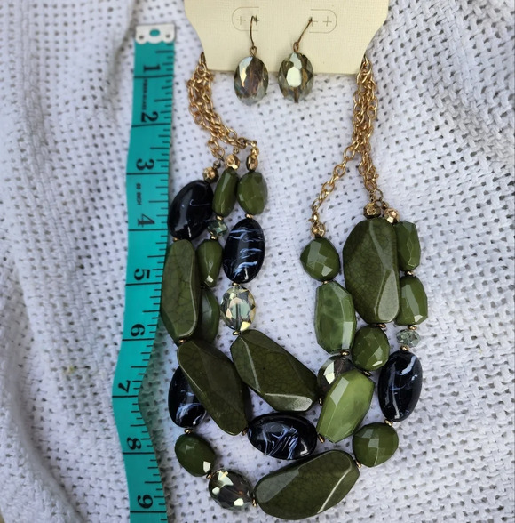 Sophia & Kate Green necklace and earrings NWT - Picture 5 of 10